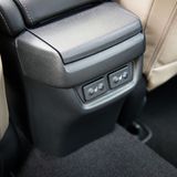 Auch im Fond steht eine Sitzheizung parat.