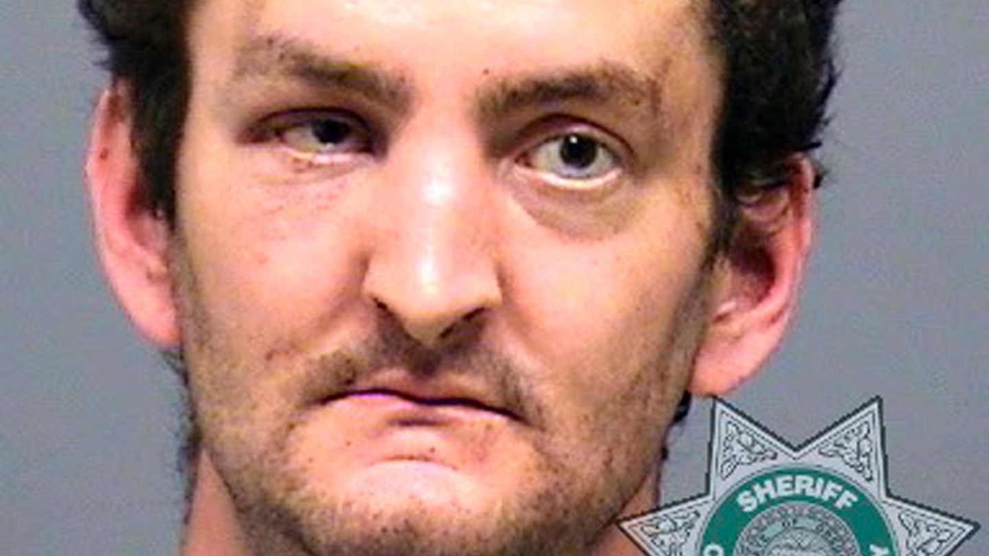 Der mutmaßliche Muttertags-Mörder von Oregon: Joshua Lee Webb in einem Foto des Sheriffs von Clackamas County