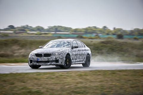 Bis zu 305 km/h ist er schnell.