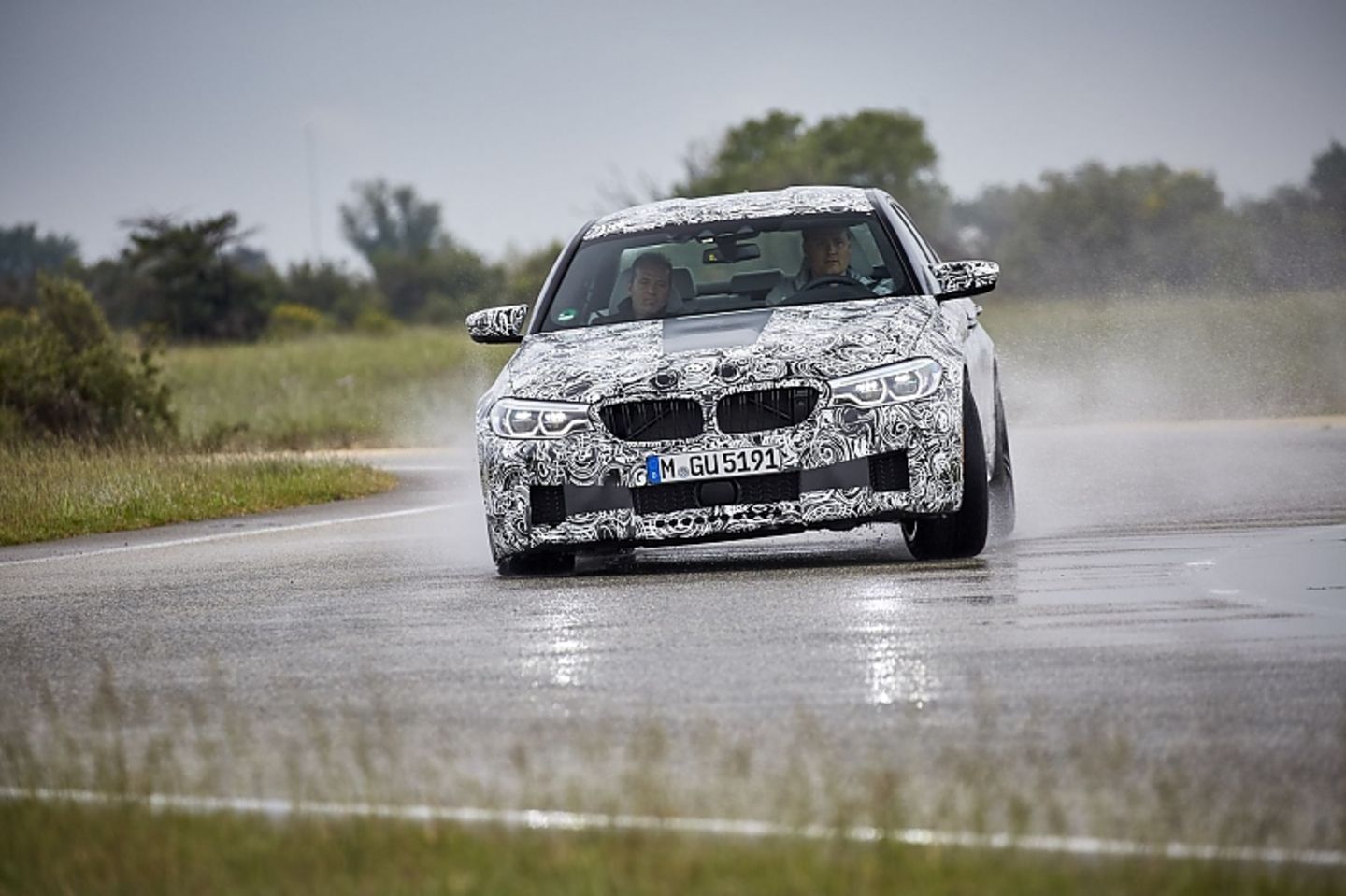 Für Querfahrten bietet sich natürlich der 2WD-Modus an.