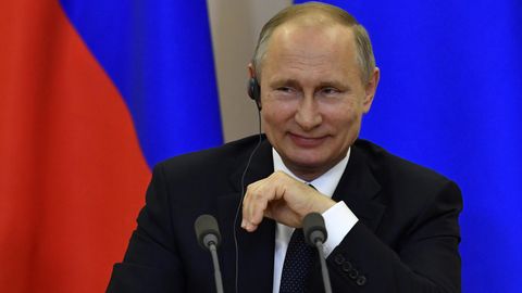 Wladimir Putin witzelte bei einer Pressekonferenz in Sotschi über die Affäre um angeblichen Geheimnisverrat