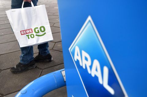 Tankstellen: McDonald's und Rewe wollen deren Standortvorteil nutzen