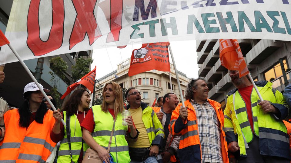 Protest gegen das neunte Sparpaket in Athen, Griechenland