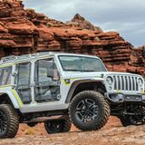  Glashaus auf Rädern? Nicht ganz: Der Jeep Safari ist eine Leichtbau-Variante, dessen Aluminium-Türrahmen mit durchsichtigem Vinyl bespannt .