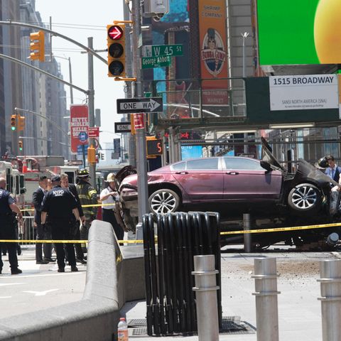 Auto Times Square