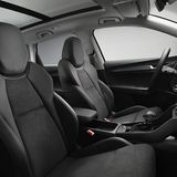 Auch groß gewachsene Personen haben Platz im Skoda Karoq