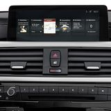 Auch im BMW 430i Cabrio hat das Infotainment-System die Kacheloptik