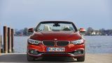 Das typische BMW-Gesicht mit Scheinwerfer, die bis zum Kühlergrill reichen