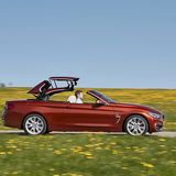 Das Klappdach verschwindet ziemlich schnell im Kofferraum