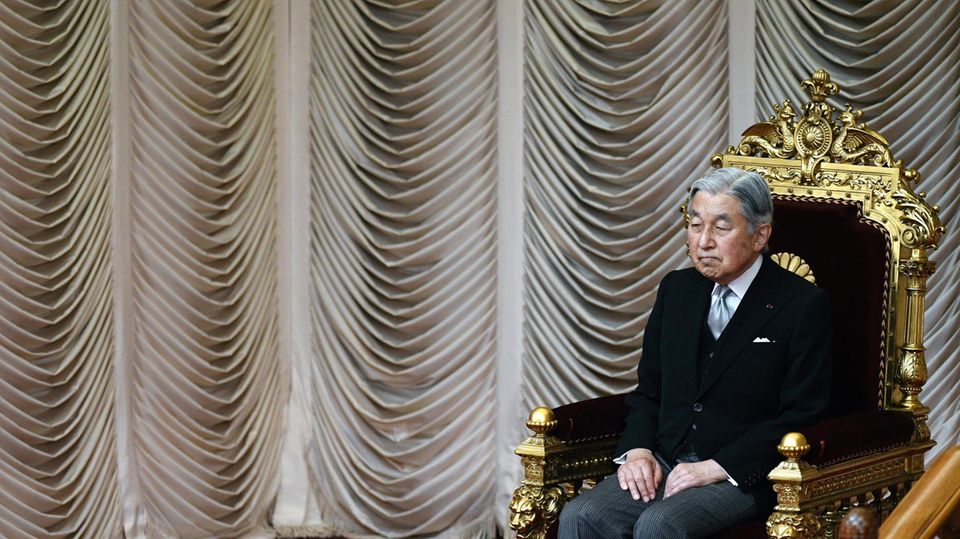 Japans Kaiser Akihito bei einer Parlamentssitzung