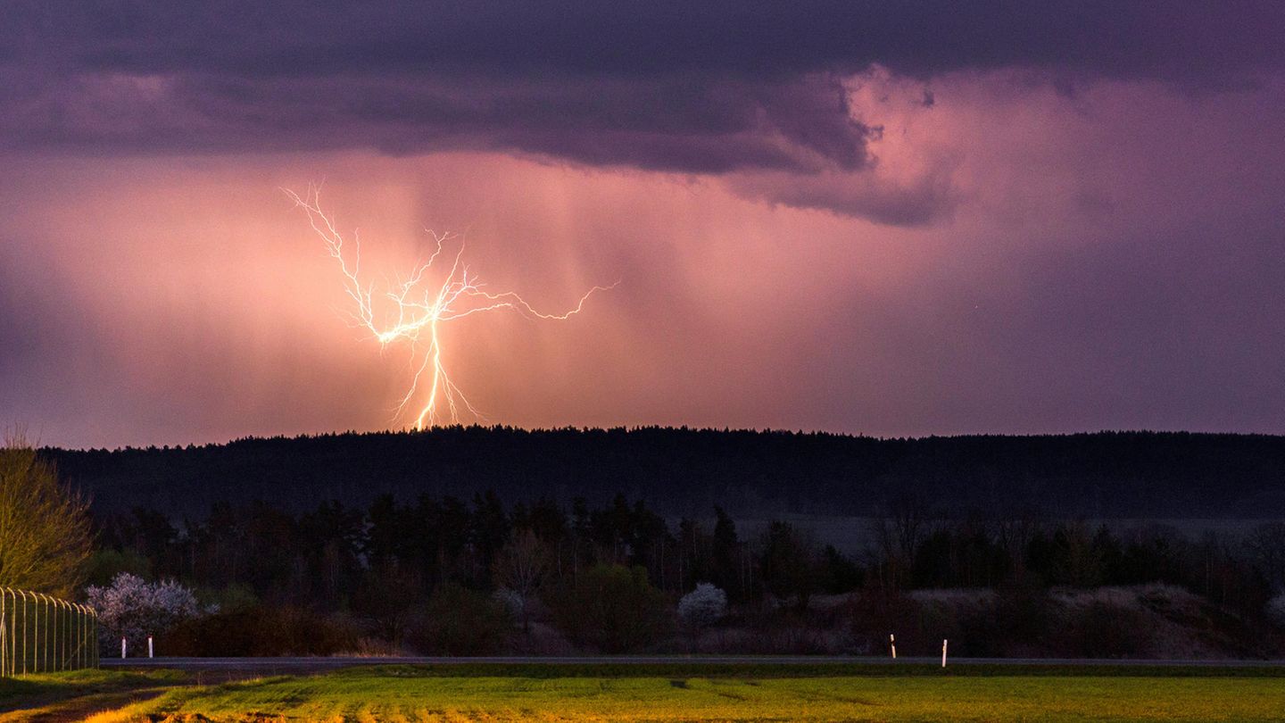 Schwere Unwetter zogen über Deutschland: Hier ein Bild aus der Nähe von Jena