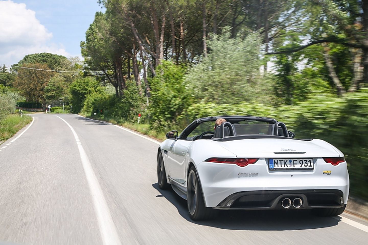 Jaguar F Type 400 Sport Cabrio AWD - unverändert das Heck