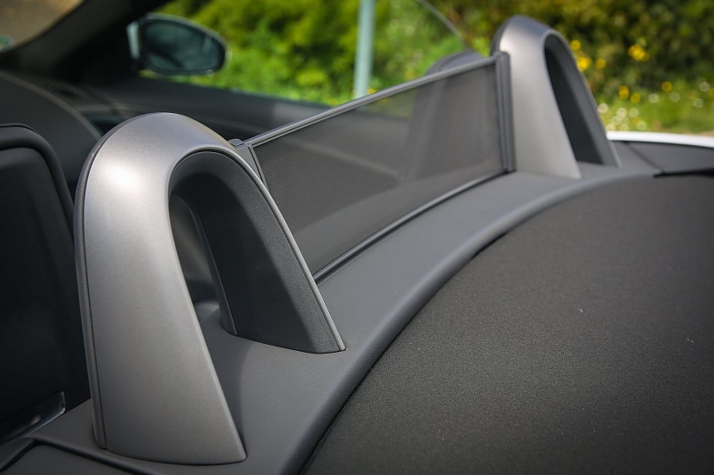 Jaguar F Type 400 Sport Cabrio AWD - das Windschott könnte besser schützen
