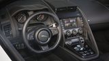 Jaguar F Type 400 Sport Cabrio AWD - das Cockpit mit Licht und Schatten