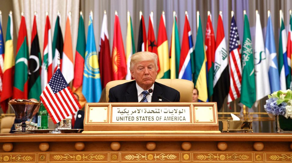 US-Präsident Donald Trump beim Gipfeltreffen mit Führern islamischer Staaten im König-Abdulaziz-Kongresszentrum in Riad