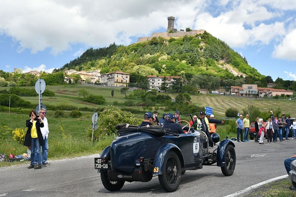 Startnummer 63, Bugatti Typ 40, rund zwei Stunden nördlich von Rom. Startnummer 63, Bugatti Typ 40, rund zwei Stunden nördlich von Rom.