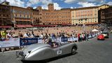 Die Durchfahrt auf der großen Piazza von Siena ist jedes Jahr eines der Highlights.