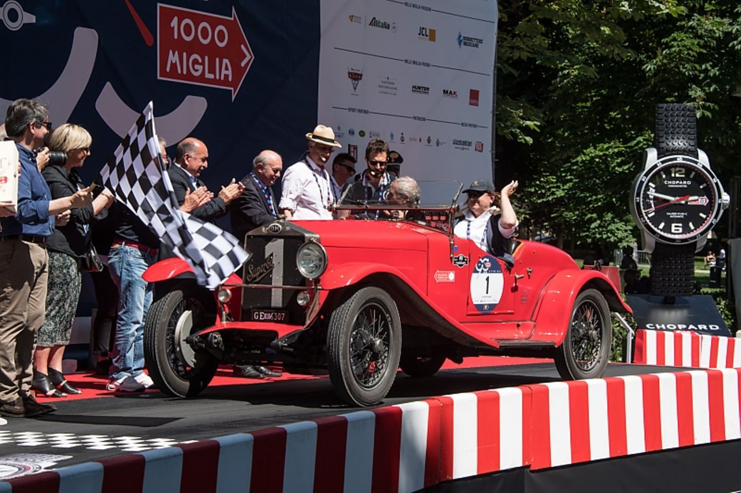 Auch die legendäre Startnummer 1, ein O.M. 665 Sport Superba mit Giulano Cané und Lucia Galliani, hat es in Ziel geschafft.