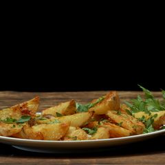 Leckere Rezeptidee: Diese Parmesan-Zitronen-Wedges holen alles aus der Kartoffel raus