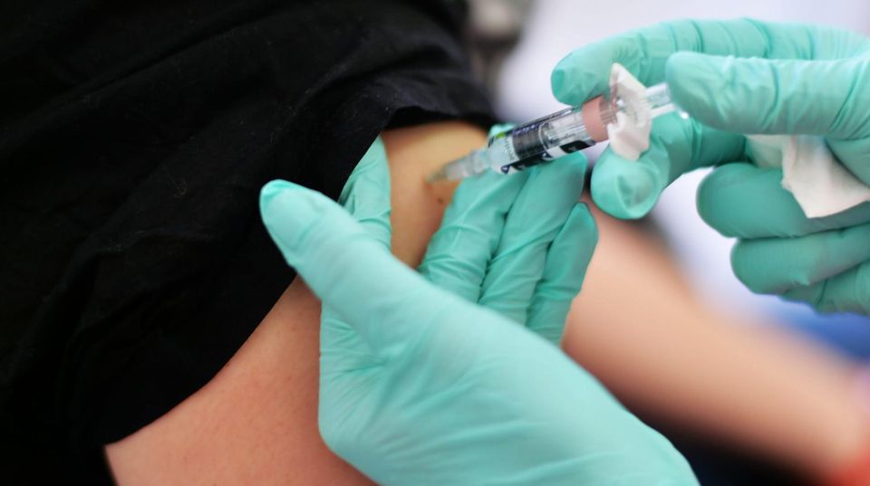 Impfung in einer Hausarztpraxis in Dortmund. In Italien wurde kürzlich Impfpflicht für Kinder eingeführt.