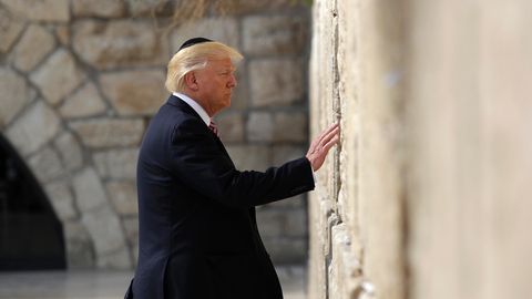 US-Präsident Donald Trump steht vor der Klagemauer in Altstadt von Jerusalem