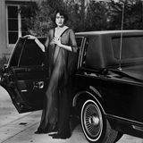 Die Schauspielerin Sean Young fotografiert von Helmut Newton 1990 in Pasadena, Kalifornien