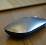 Als Zubehör gibt es eine eigene Maus.