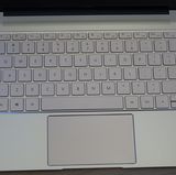 Das Matebook X hat eine FullSize-Tastatur.