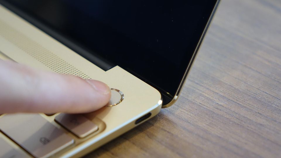 Im Power-Button ist ein Fingerabdruckscanner eingebaut. Im Power-Button ist ein Fingerabdruckscanner eingebaut.