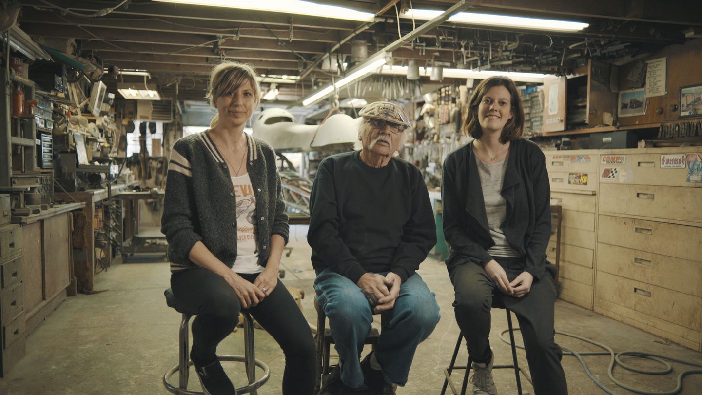 Die "Girls" und einer ihrer Helden. Jack Costella freut sich besonders auf alle Ladys unter 70.