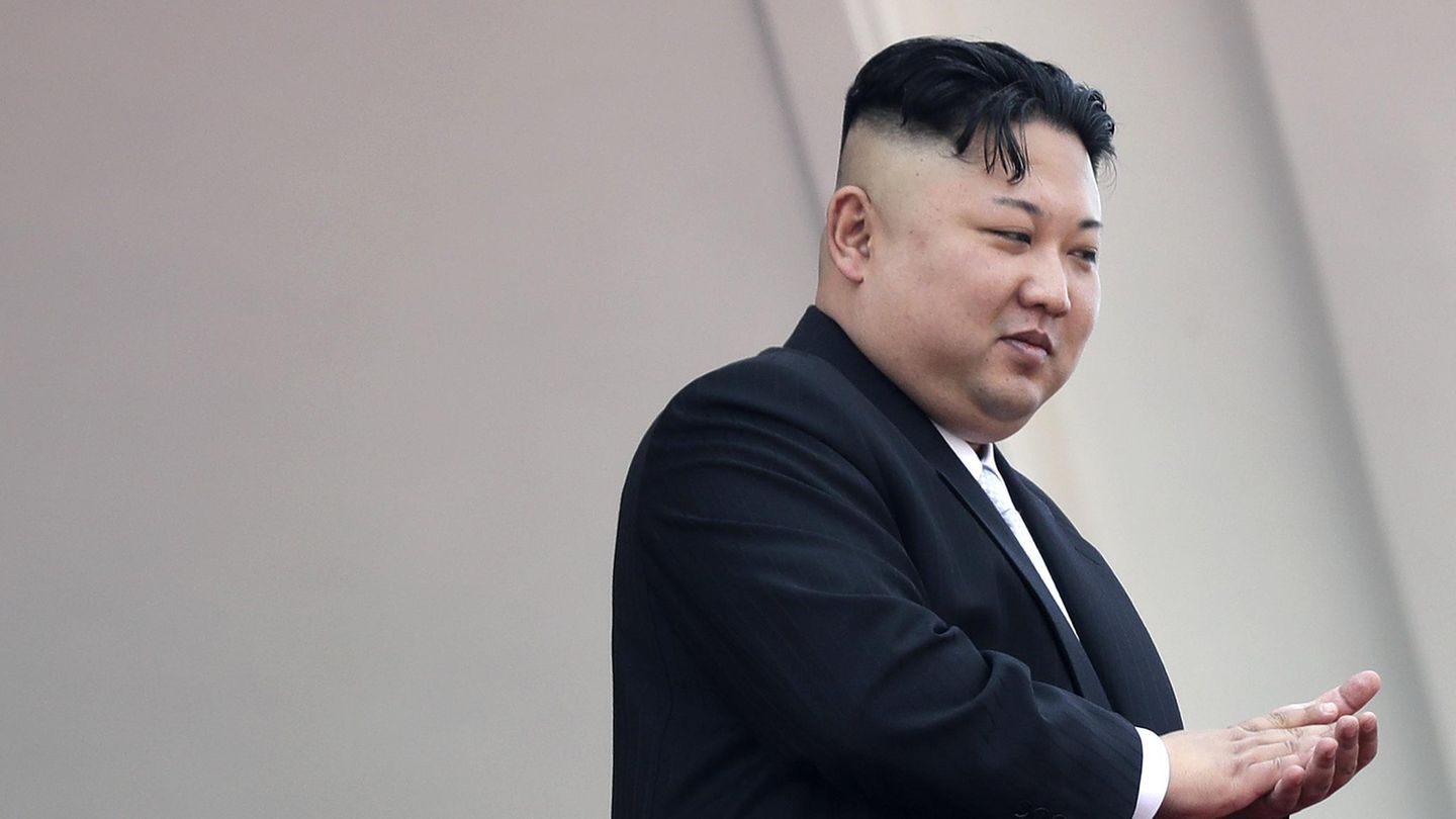 Porträt von Kim Jong-un. Der Diktator aus Nordkorea wirft den USA vor, einen gemeinsamen Militärschlag mit Südkorea zu planen.