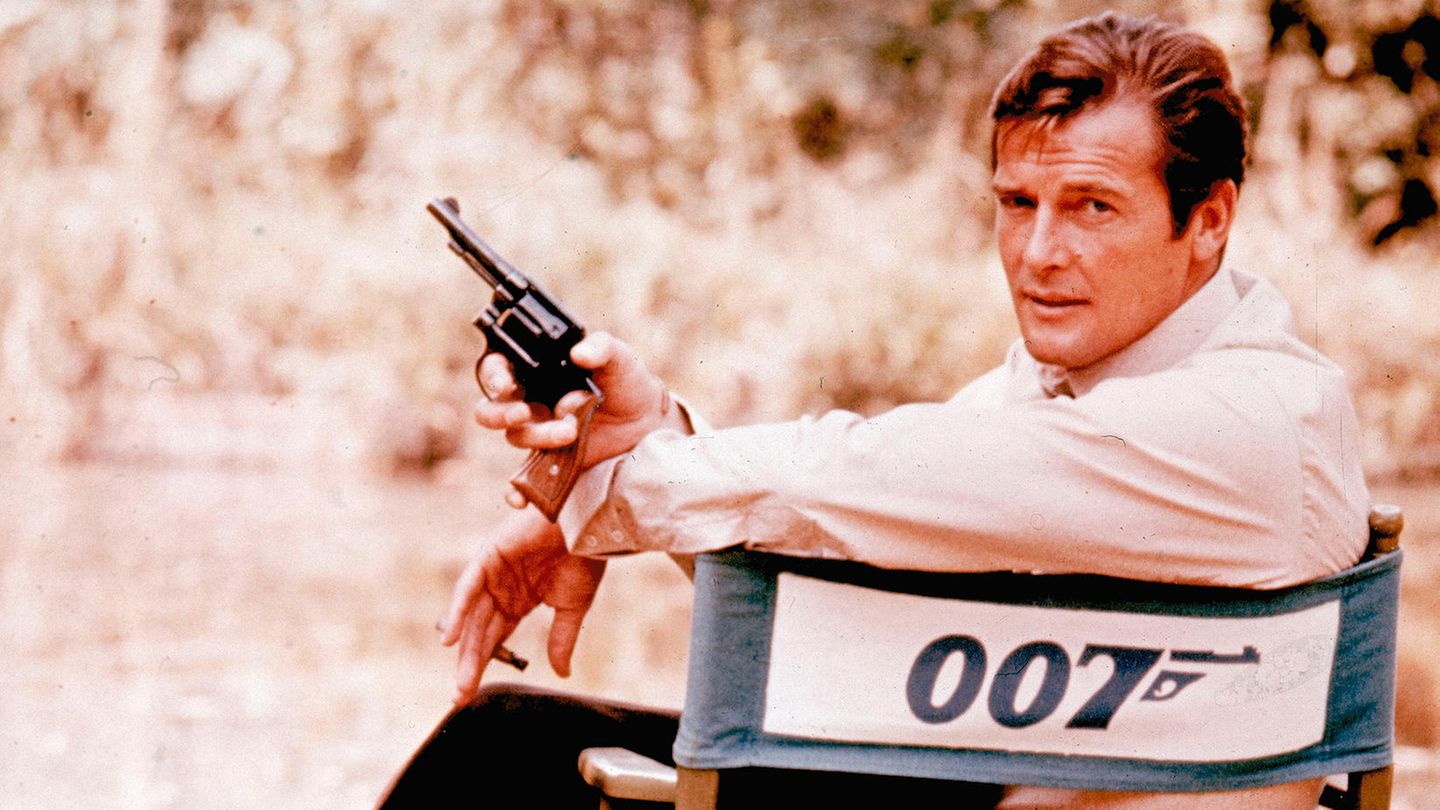 Roger Moore 007