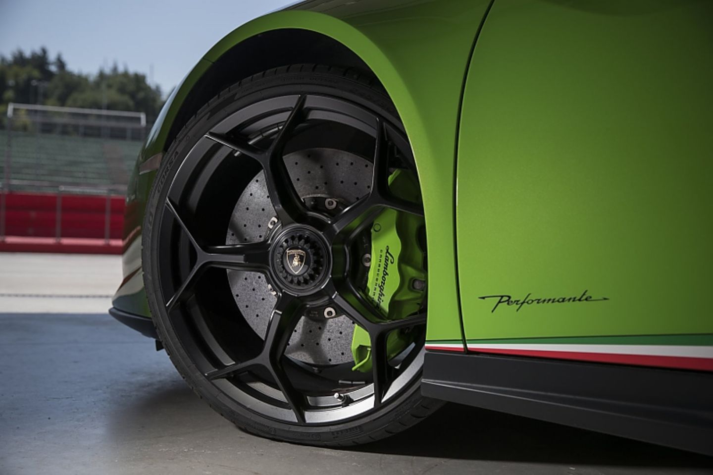 Lamborghini Huracan Performante - Pirelli kreierte spezielle Reifen für Straße und Rennstrecke