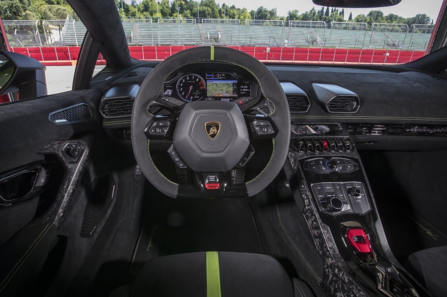 Lamborghini Huracan Performante - puristisches Cockpit