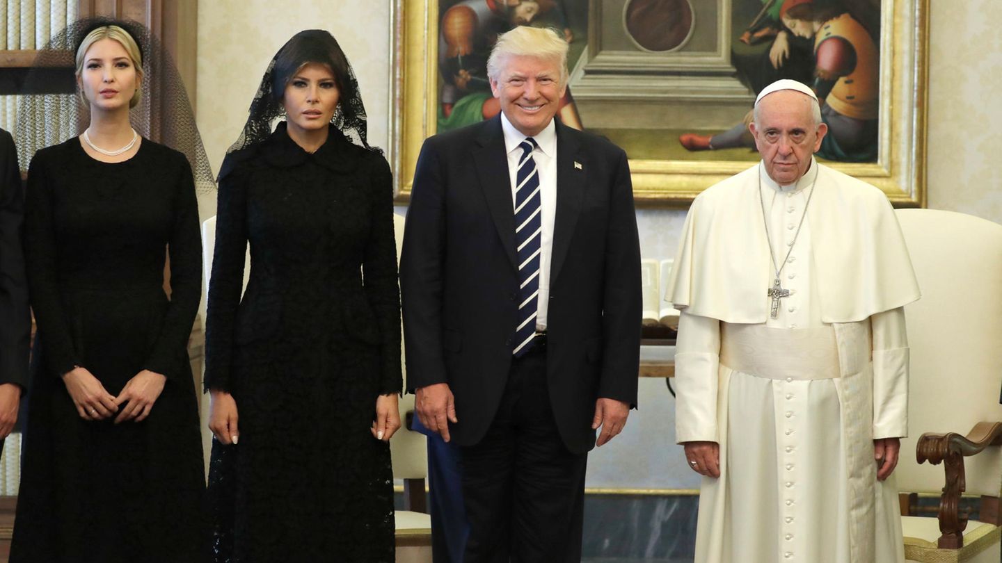Donald Trump und Familie bei Papst Franziskus