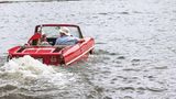 Richard Wood brach seine Hochzeitsreise ab, um das Amphicar auf einer Auktion zu ersteigern.