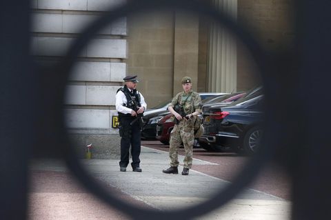 Sicherheitskräfte überall: Nach dem Anschlag herrscht in Großbritannien höchste Terrorwarnstufe.