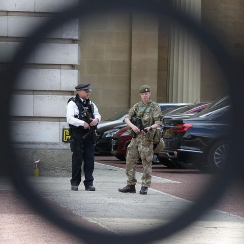 Sicherheitskräfte überall: Nach dem Anschlag herrscht in Großbritannien höchste Terrorwarnstufe.