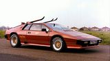 Lotus Esprit Turbo mit Skiträgern aus dem Film "In tödlicher Mission" (Foto Lotus Cars)