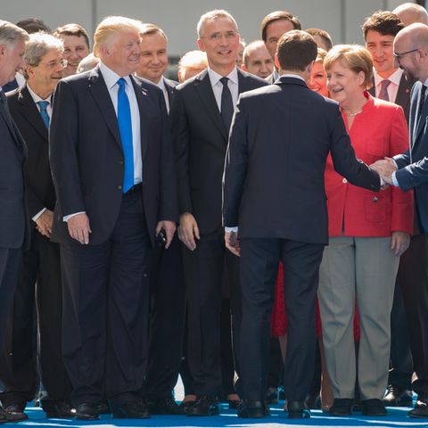Emmanuel Macron trifft auf Donald Trump - mag aber Angela Merkel lieber.