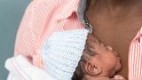 Mehrlingsschwangerschaften wie diese bergen große Risiken: Meist setzen vorzeitig Wehen ein, die Kinder müssen früher als üblich geholt werden und sind noch nicht voll entwickelt. Nach Angaben des Krankenhauses befinden sich alle Kinder in einem "guten" Zustand, sie müssen jedoch noch medizinisch überwacht werden und können das Krankenhaus noch nicht verlassen. Bei der Geburt wogen die Babys zwischen 1183 und 2225 Gramm.   Als der Vater in spe von der Schwangerschaft seiner Frau erfahren habe, sei er "aufgeregt" gewesen, so Adeboye Taiwo. "Zum ersten Mal in unserem Leben erwarteten wir ein Kind." Dass es gleich sechs werden würden, war ihm zu diesem Zeitpunkt noch nicht klar.