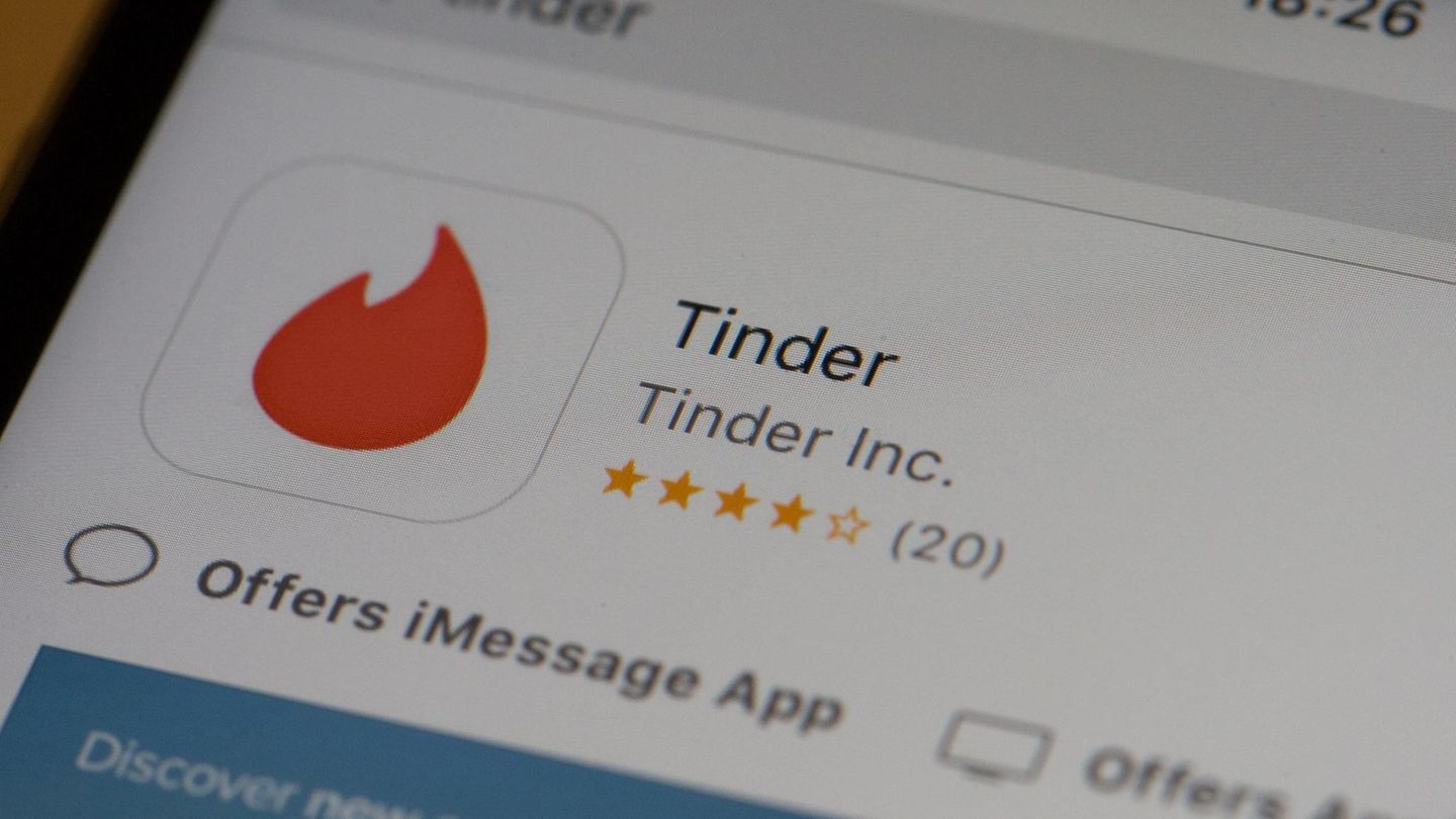 Die Dating-App Tinder wird auf einem iPhone im App-Store angezeigt