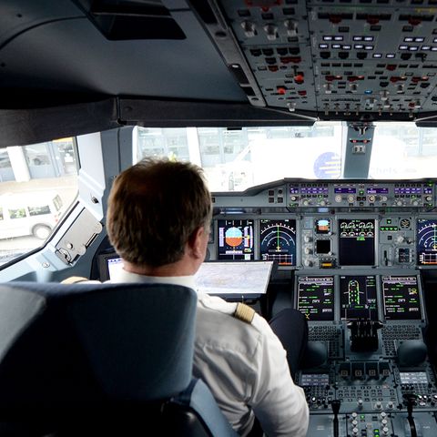 Flugzeugabsturz verhindern: Kann ein Passagier ein Flugzeug landen?