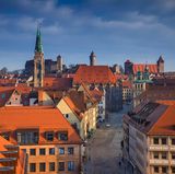 Wie auch schon in Hamburg: In Nürnberg lässt man sich die Kugel Vanille, Schokolade oder Erdbeere für 1,27 Euro schmecken.