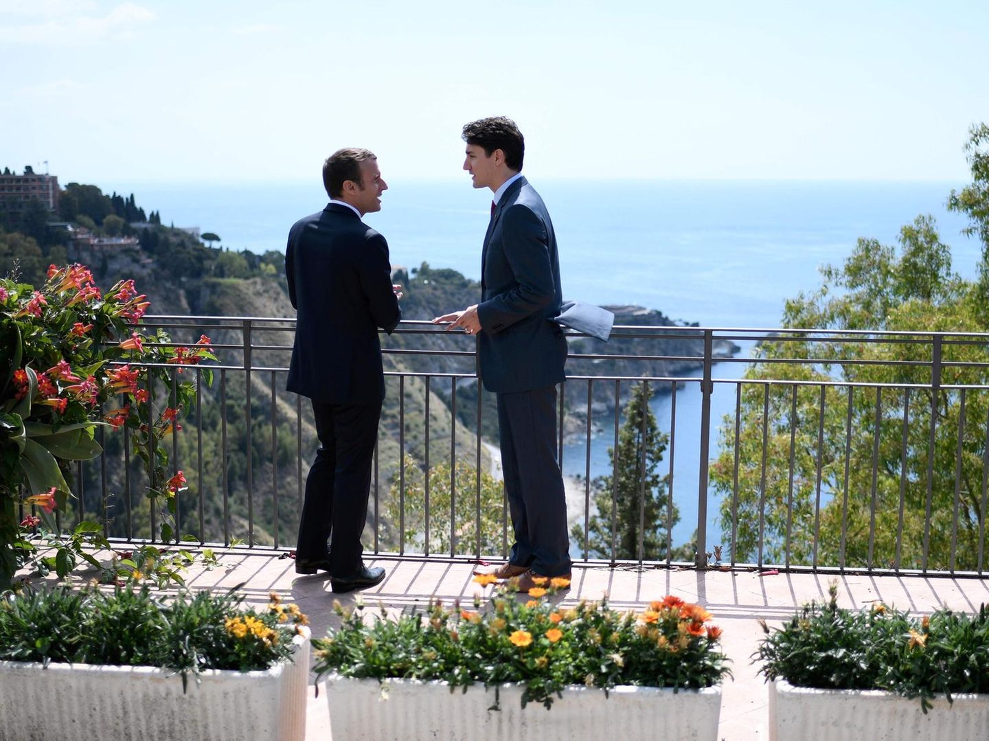 justin-trudeau-emmanuel-macron.jpg