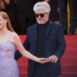 Der spanische Regisseur Pedro Almodóvar (r.) ist der Präsident der Jury des 70. Internationalen Filmfestivals in Cannes. Der Filmemacher gilt als der erfolgreichste spanische Regisseur der Gegenwart. Vorne: die US-Schauspielerin Jessica Chastain.