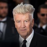 Kultregisseur David Lynch zeigt sich auch auf dem roten Teppich. In Cannes ist er ein alter Bekannter. Bereits 1990 gewann er mit “Wild at Heart” die Goldene Palme, 2001 teilte er sich für “Mulholland Drive” den Regiepreis mit den Coen-Brüdern. Mittlerweile dreht er keine Kinofilme mehr.