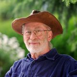 Der herzliche Hobbybauer Fritz (69) ist vor 14 Jahren aus Brandenburg nach Schweden ausgewandert