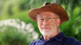 Der herzliche Hobbybauer Fritz (69) ist vor 14 Jahren aus Brandenburg nach Schweden ausgewandert