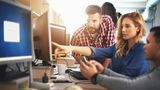 Traumjob! 95 Prozent der Auszubildenden in der IT-Branche sind auch an ihrem Sujet interessiert. Immerhin sechs von zehn verdienen ausreichend, um sich komplett selbst zu finanzieren - der zweithöchste Gehaltswert im Vergleich.